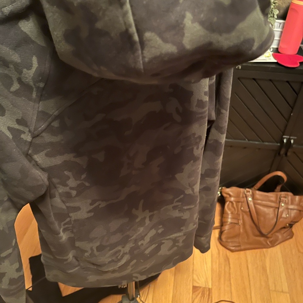 lululemon athletica Scuba Hoodie US8 Green Camouflage - Picture 6 of 9